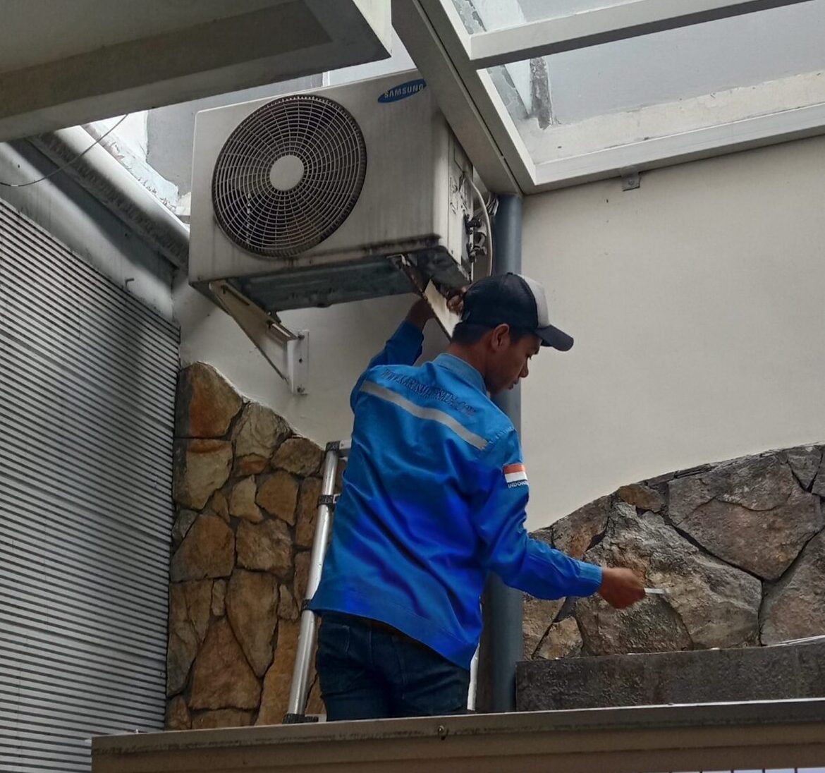 Bongkar dan pasang AC Malang